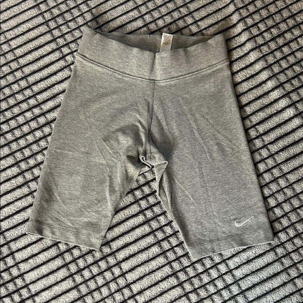 New Women’s Nike Athletic Shorts (XS)